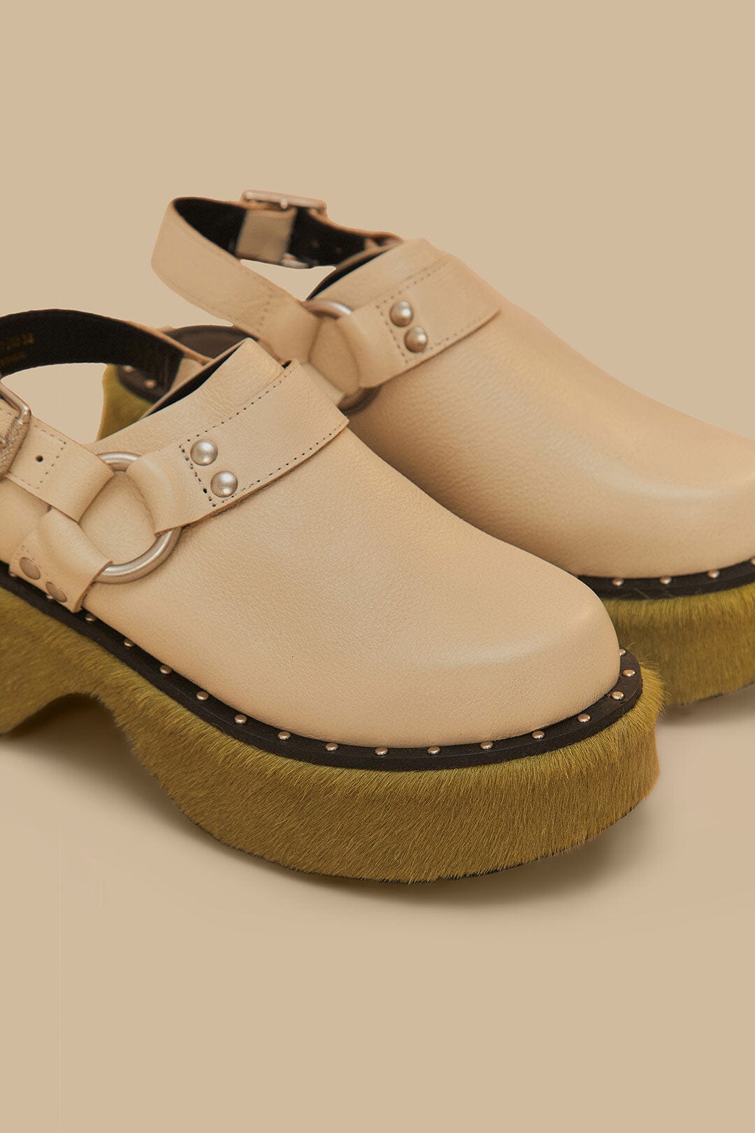 Sabots à bride arrière en cuir - Beige