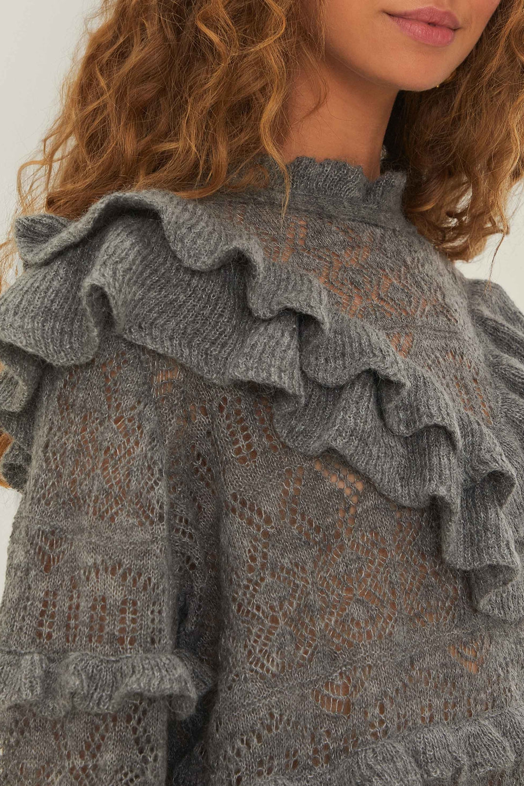 Pull volanté en maille - Gris