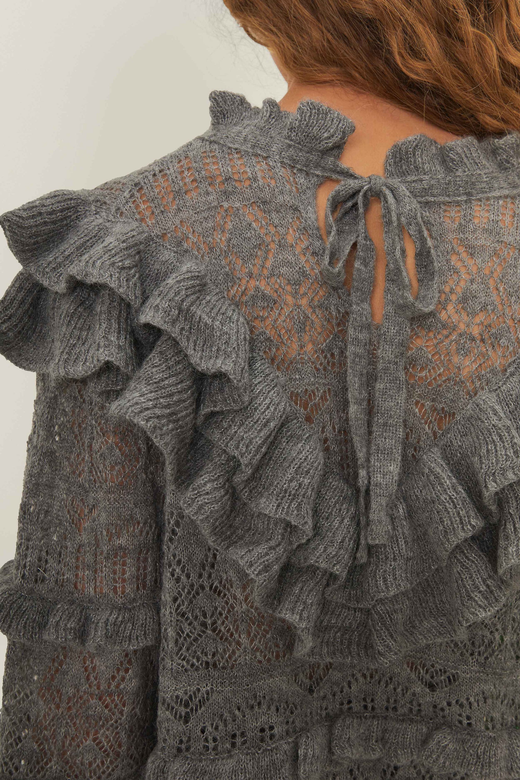 Pull volanté en maille - Gris
