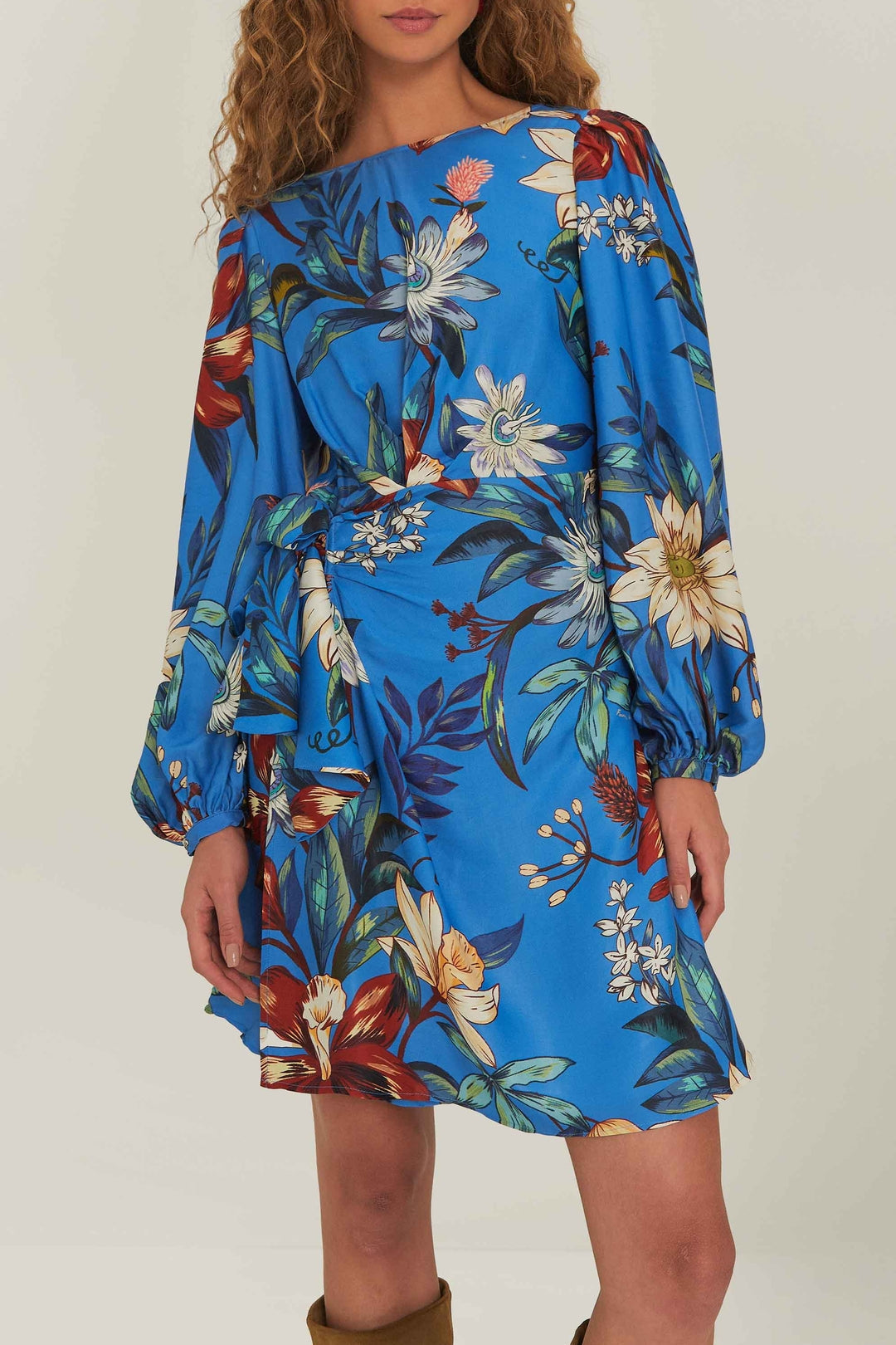 Robe courte portefeuille fleurie - Bleu