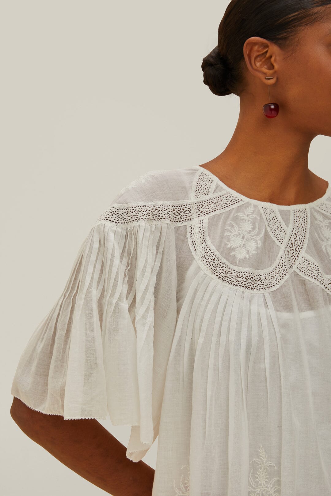 Blouse brodée à manches courtes en coton - Blanc