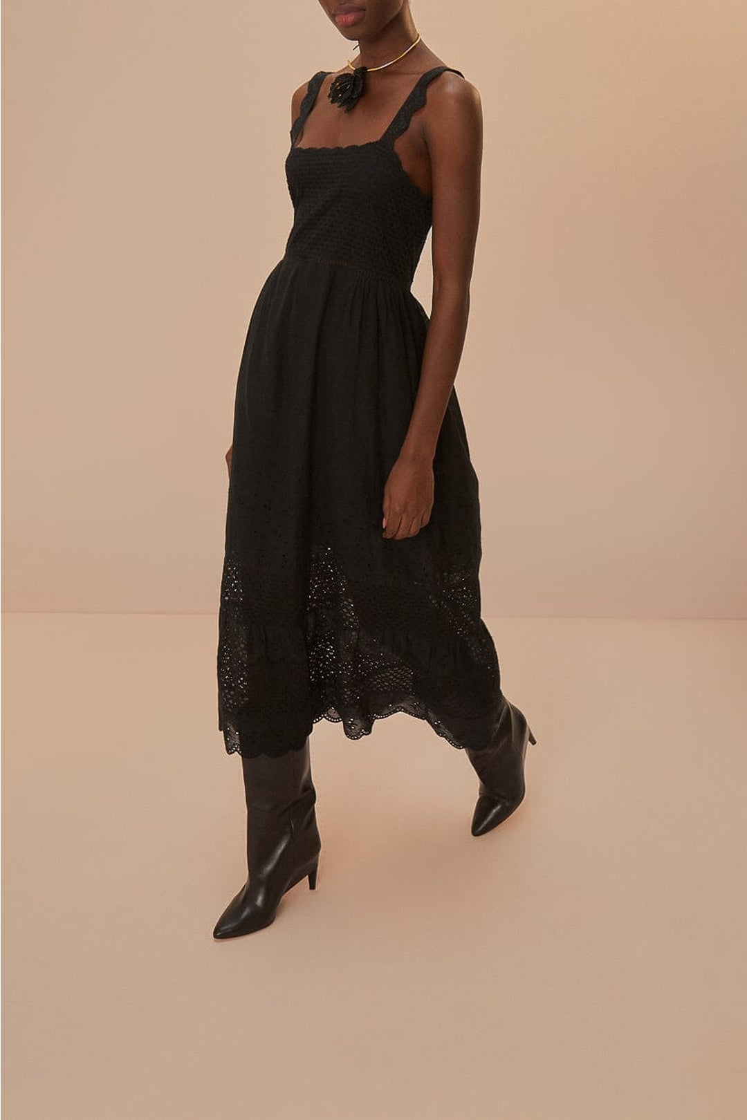 Robe midi en dentelle crochetée - Noir