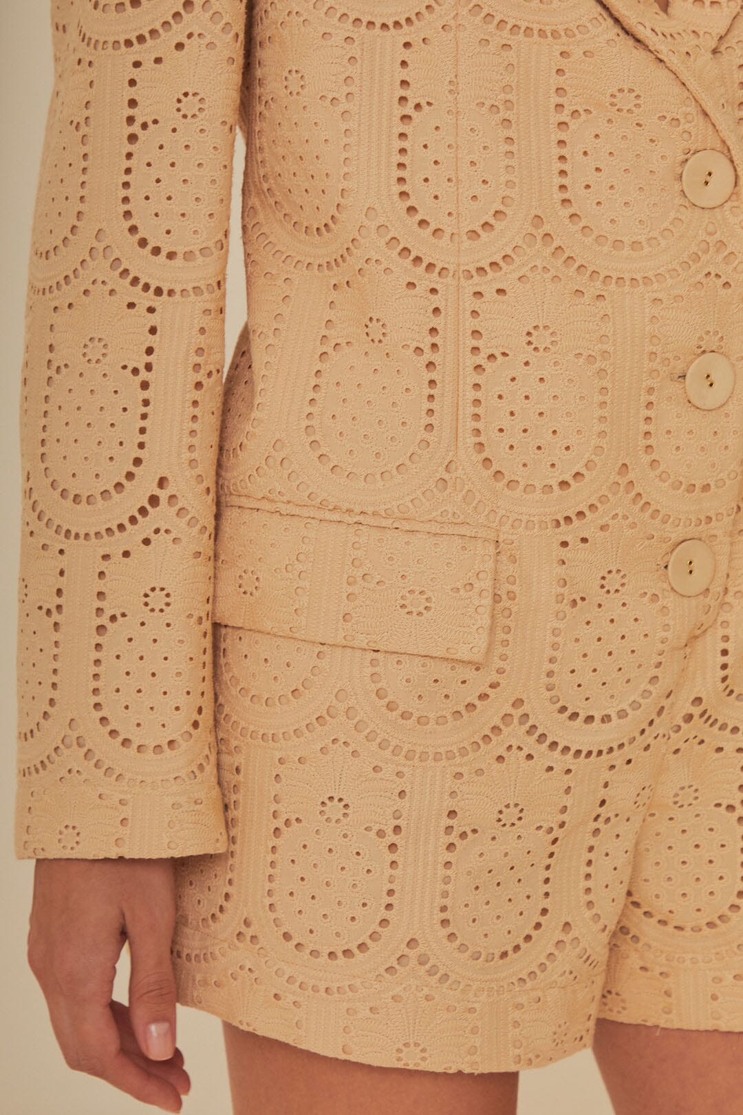 Combi-short ajustée à motif d'œillets en coton - Beige
