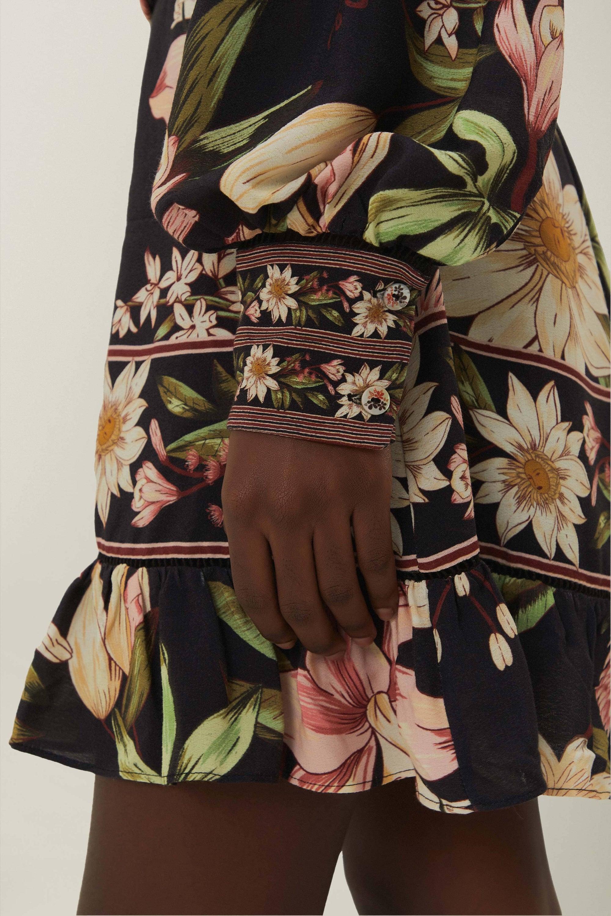 Robe courte Surreal Flowers à manches longues - Noir