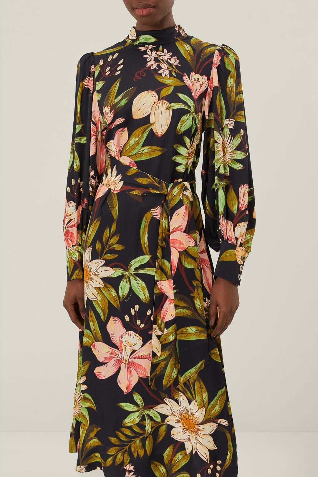 DJV_Surreal Flowers Black Robes midi - Surreal Flowers Black