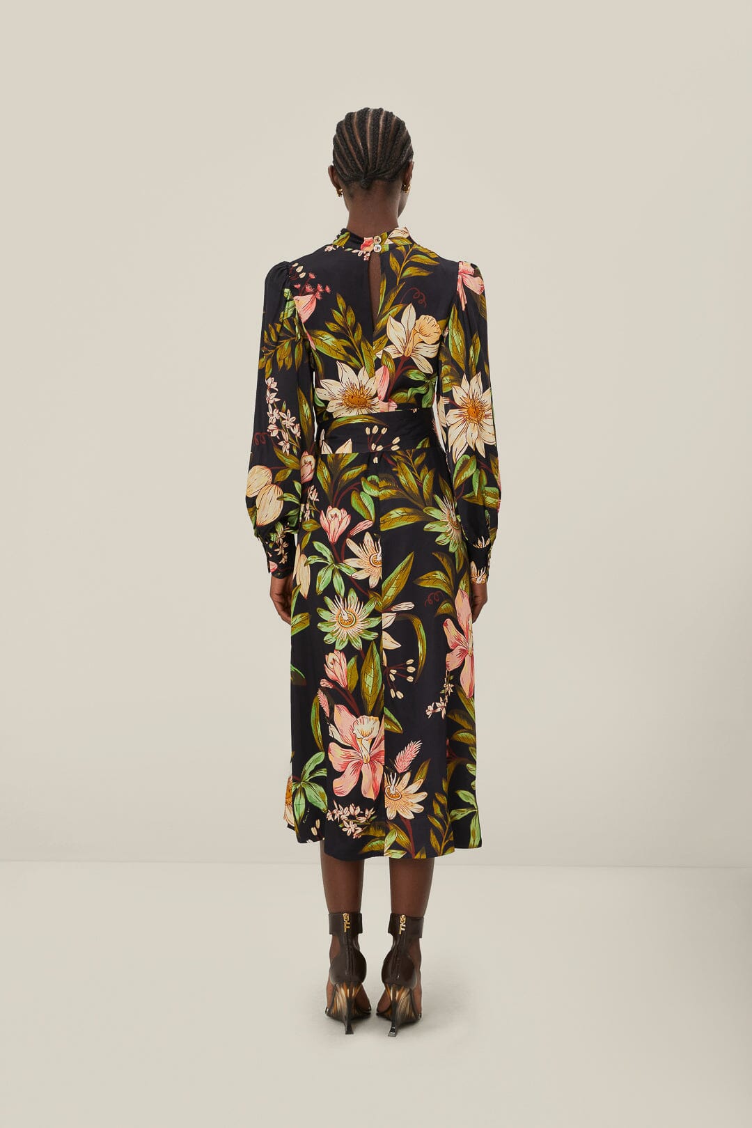 DJV_Surreal Flowers Black Robes midi - Surreal Flowers Black