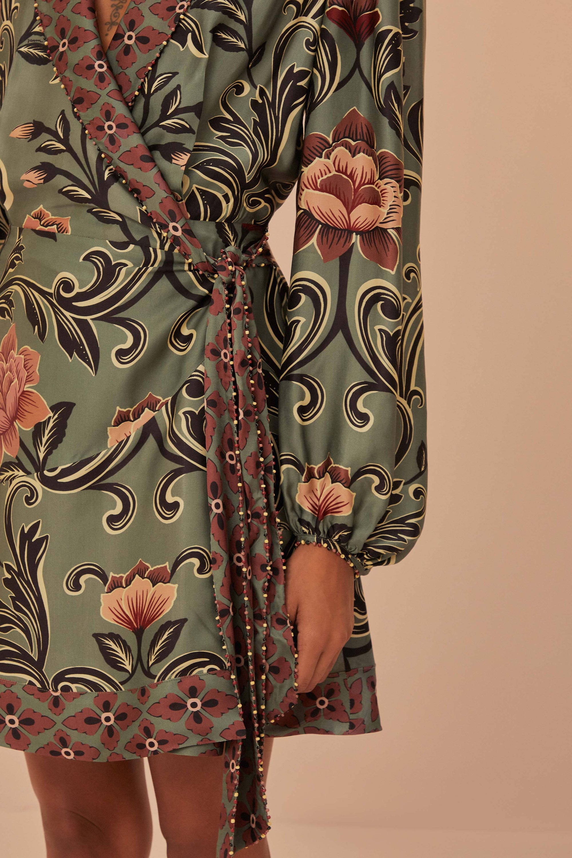 DJV_Arabesque Floral Green Robes courtes - Arabesque Floral Green
