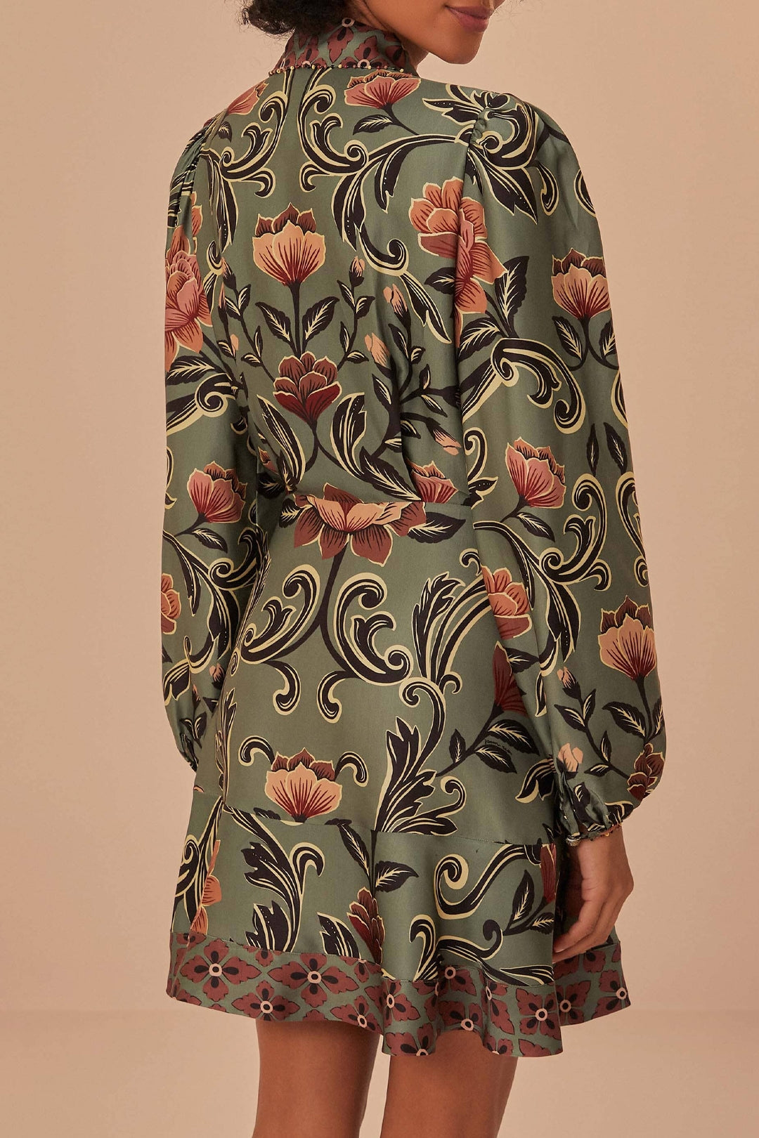 DJV_Arabesque Floral Green Robes courtes - Arabesque Floral Green