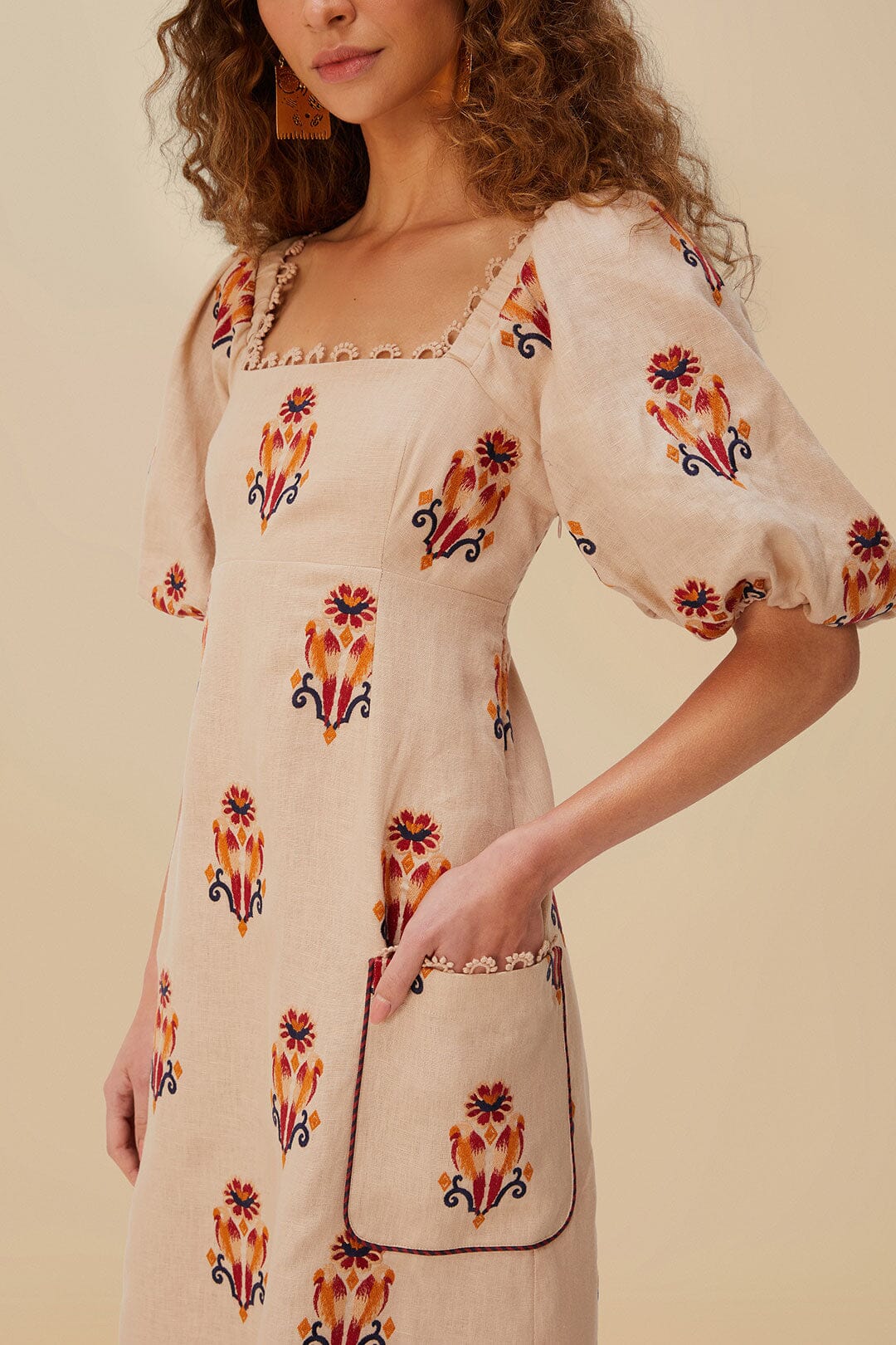 Macaw embroidered long dress in linen - Beige