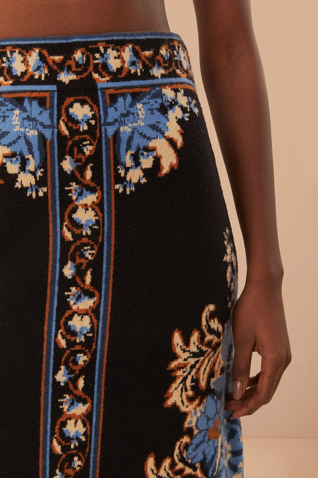 NEW_Blossom Black Jupes & Shorts - Blossom Black