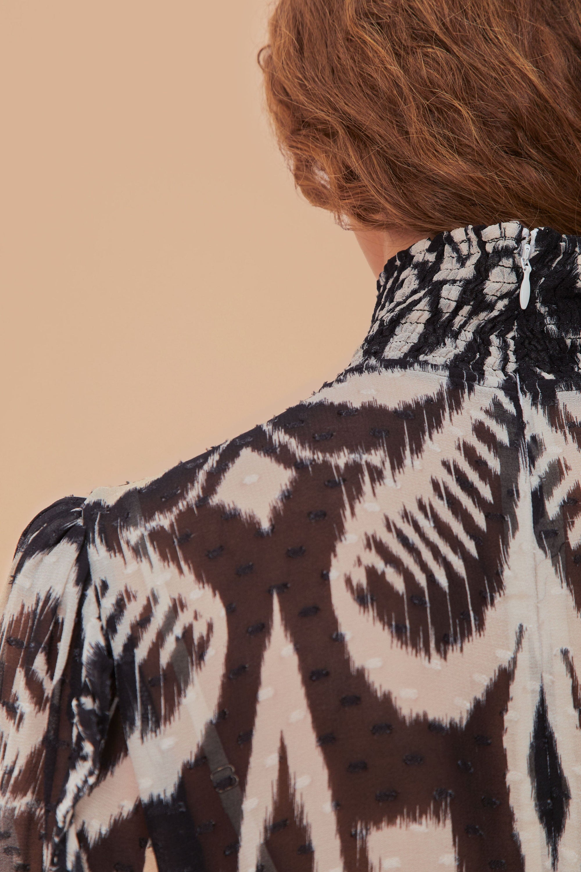 Robe courte à motif ikat Ananas - Noir