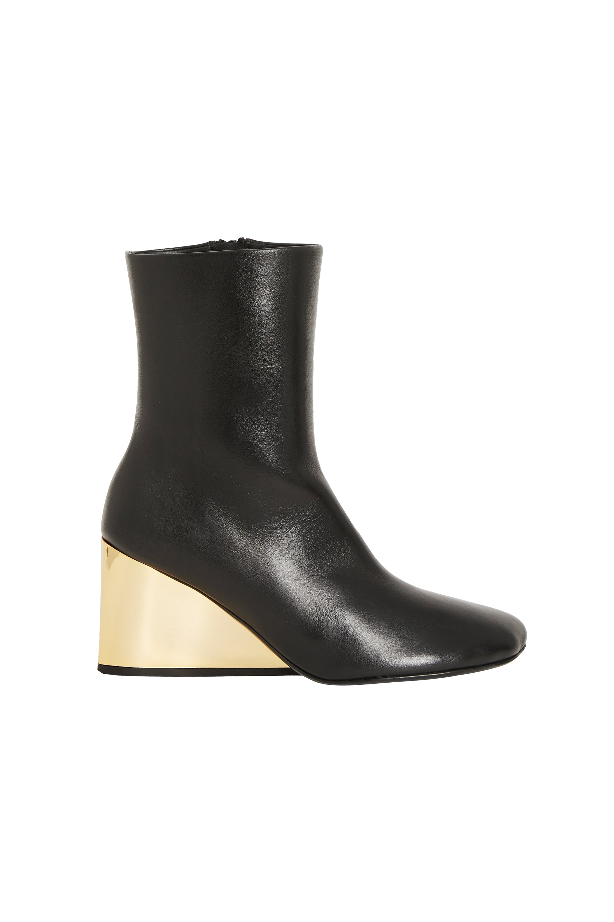Short leather boots with heels - Black