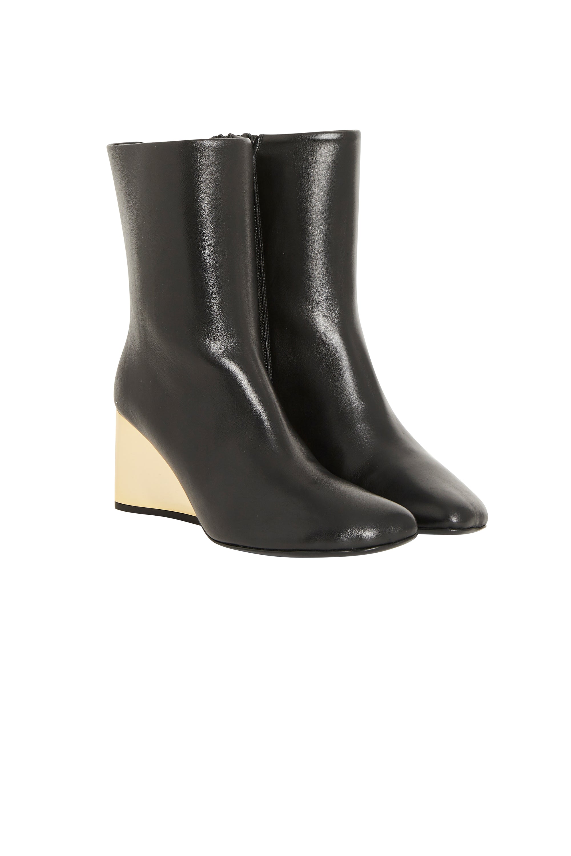 Short leather boots with heels - Black