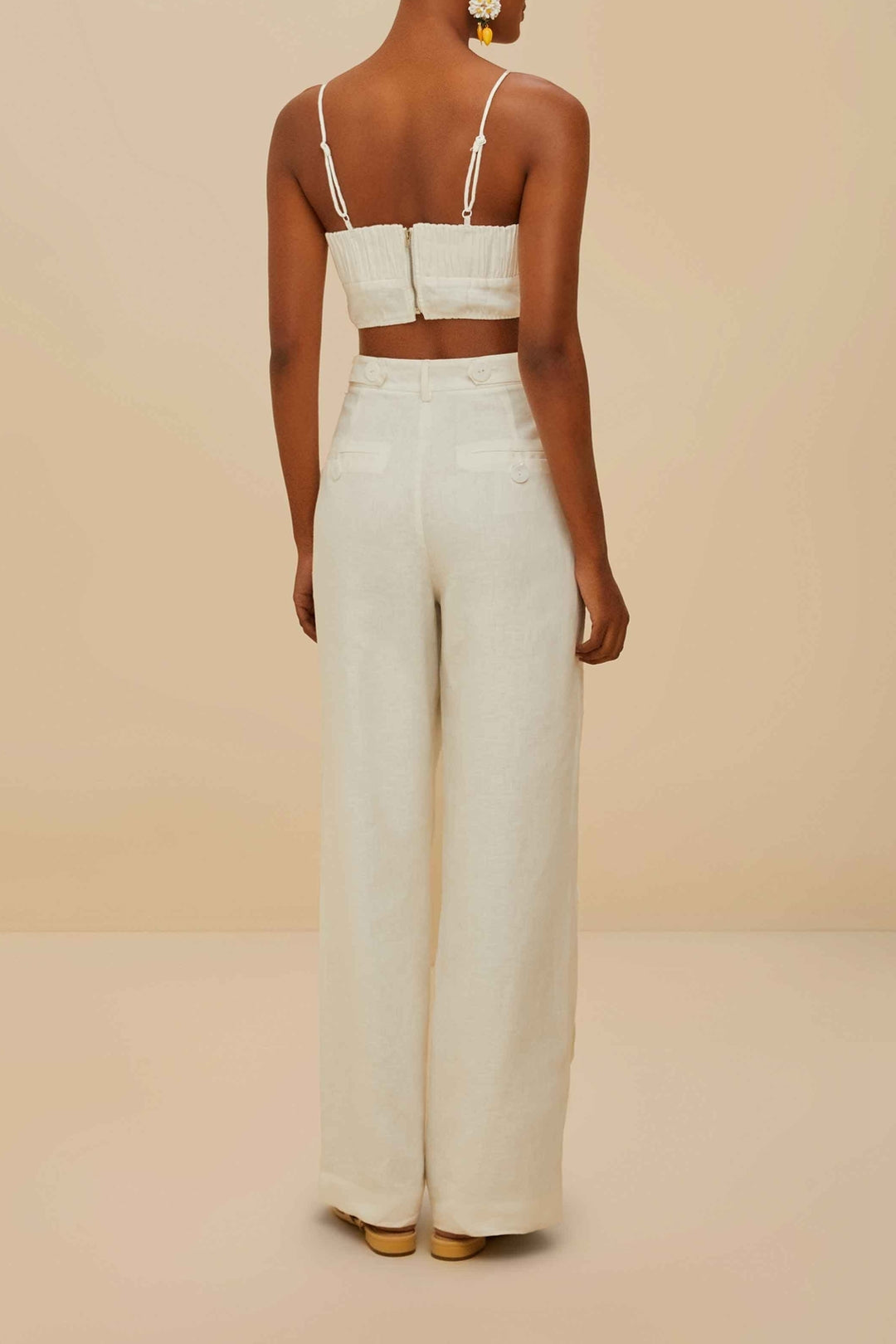 Wavy Buttoning high-waisted trousers in linen - White