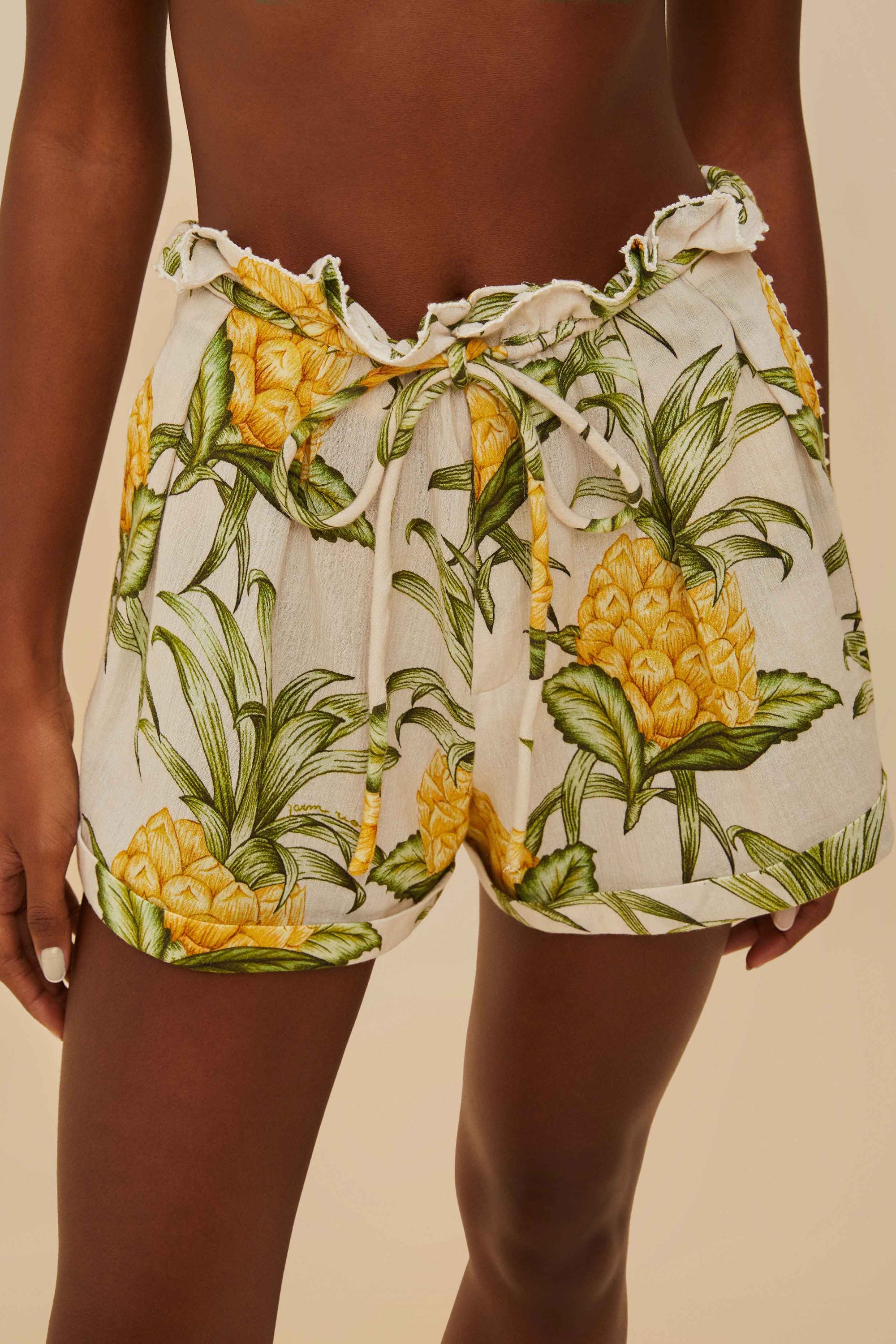 Delicate Pineapple Shorts - Beige