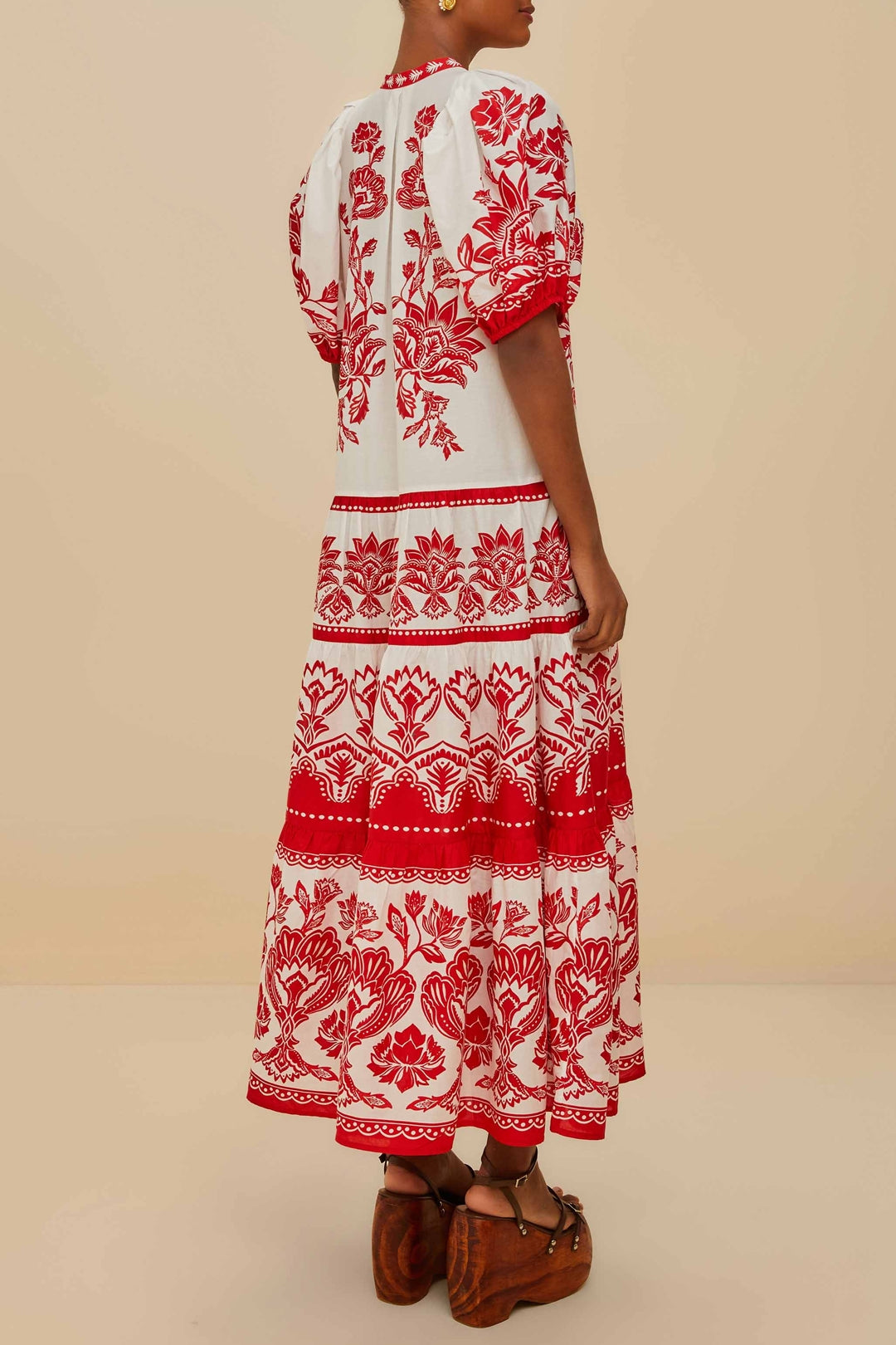 Long dress with short sleeves - White