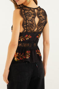 Berry Garden T-shirt - Black