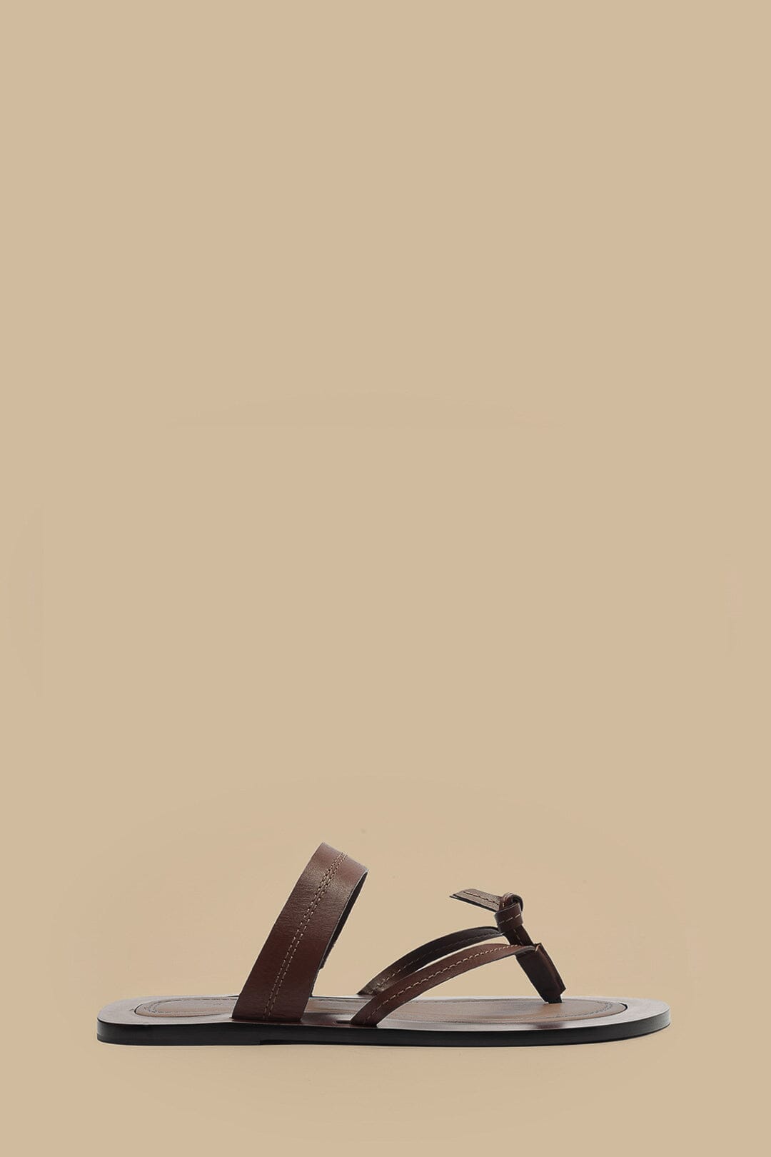Flat leather sandals with tie - Brown