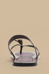 Flat leather sandals with tie - Brown