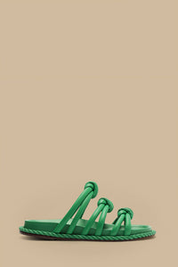 Flat leather sandals with tie fastening - Green