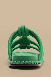 Flat leather sandals with tie fastening - Green