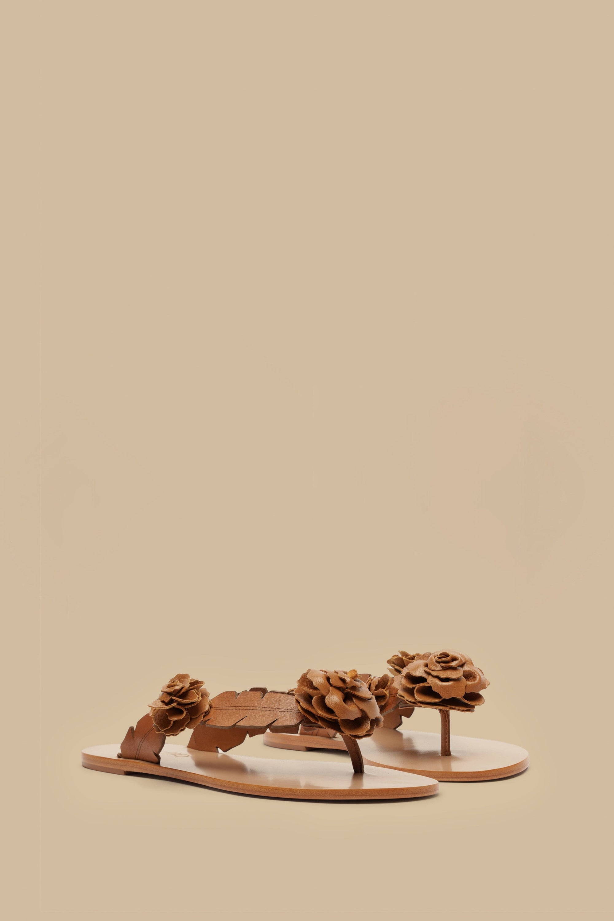 Blooming flat sandals in leather - Camel