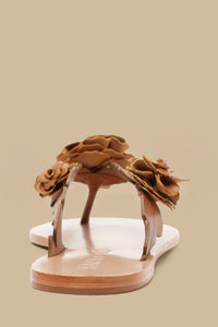 Blooming flat sandals in leather - Camel