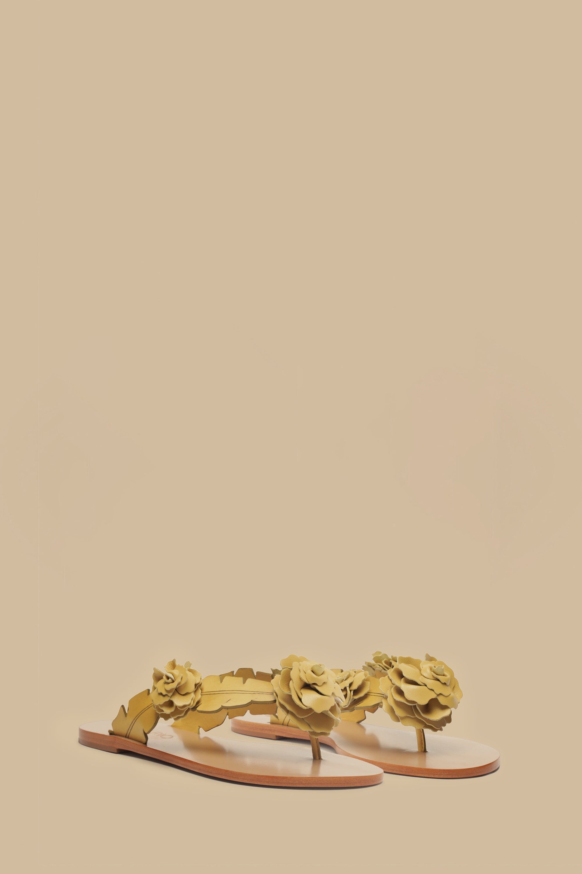 Blooming flat sandals in leather - Yellow