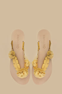 Blooming flat sandals in leather - Yellow