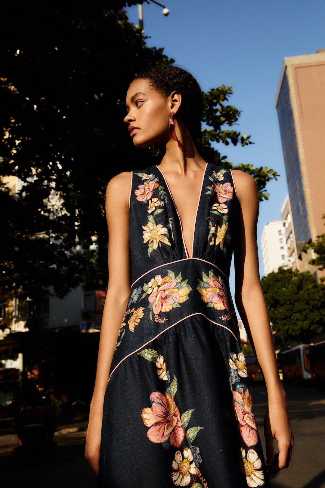 Maira Floral Dark Blue Robe midi - Maira Floral Dark Blue
