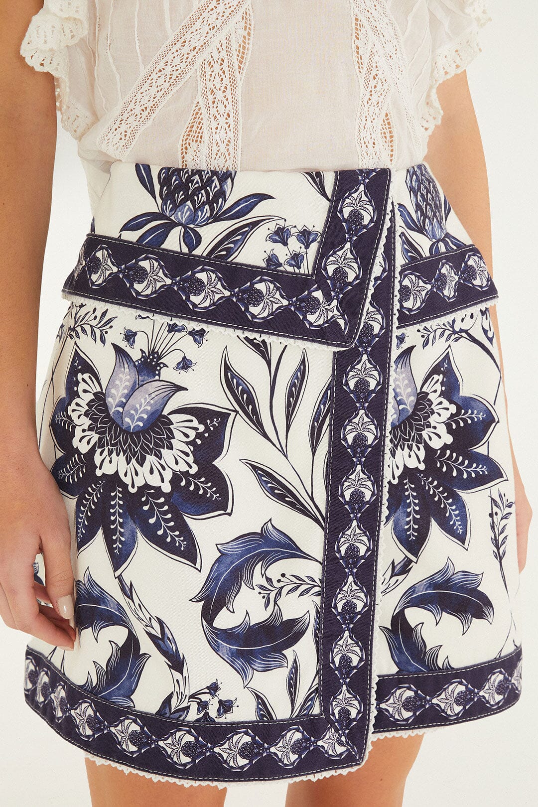 Nina Off White Short - Nina Off White