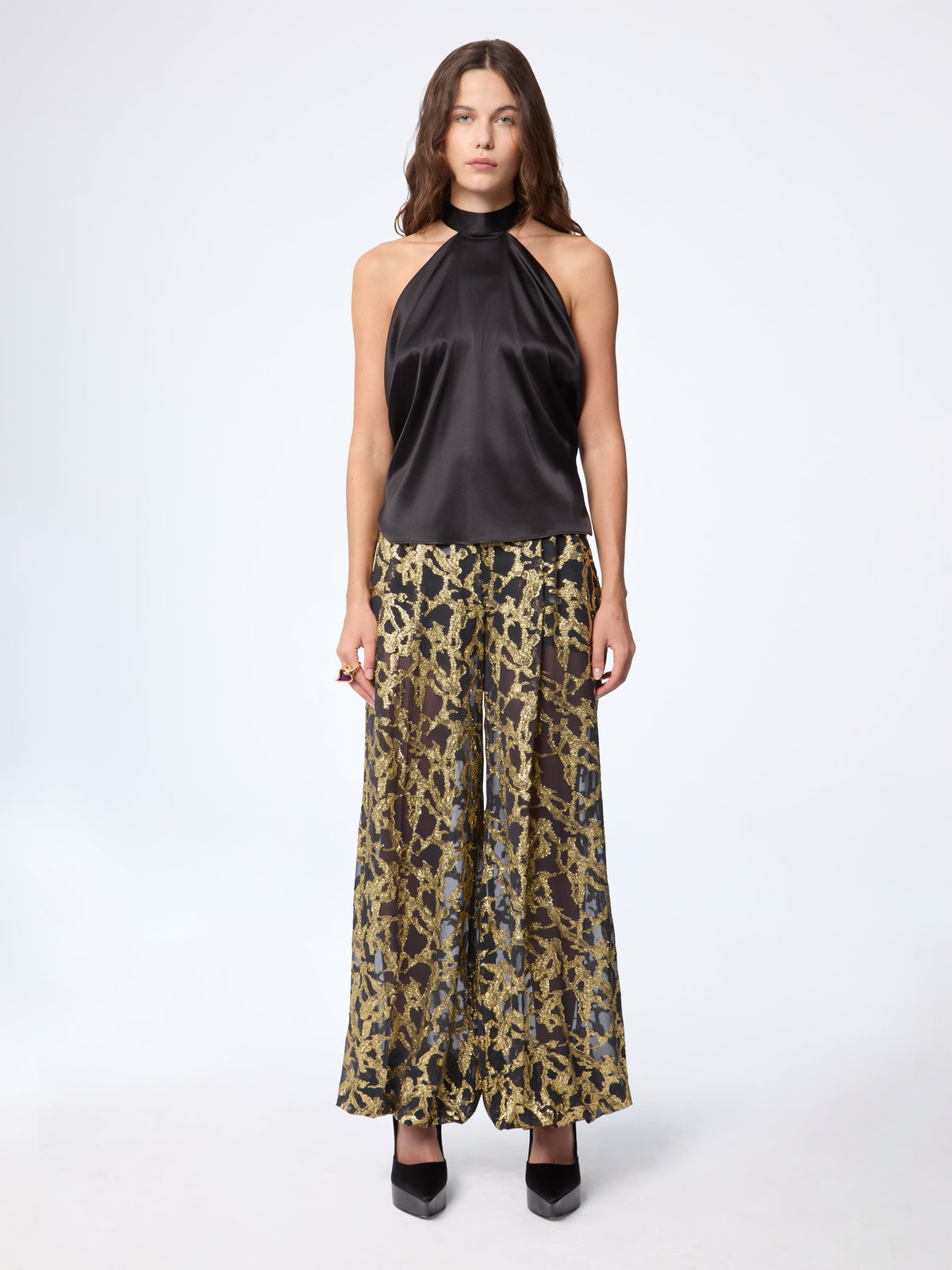 HAUT EN SATIN DE SOIE DORÉ À COL HALTER