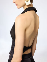 HAUT EN SATIN DE SOIE NOIR DRAPÉ À COL HALTER
