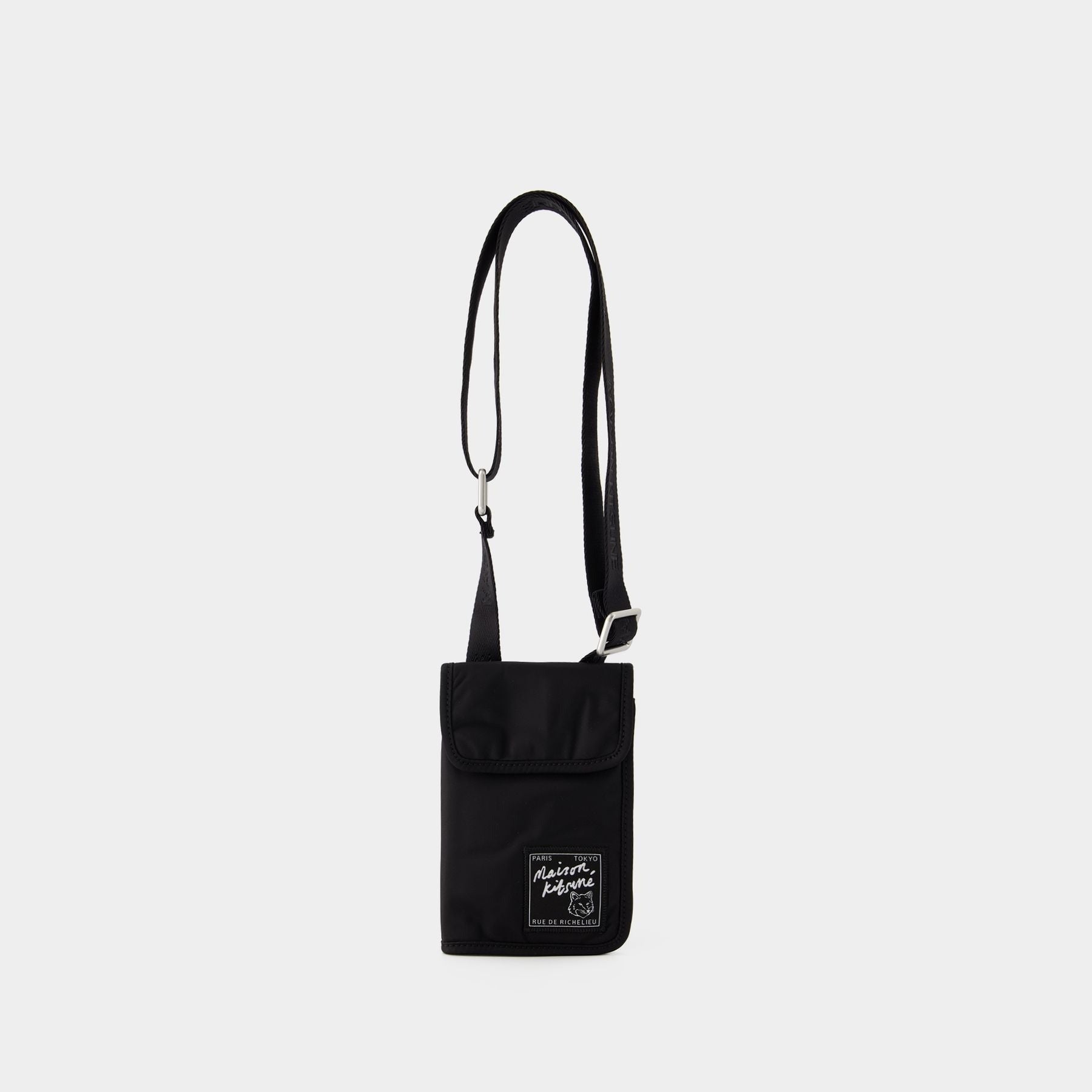 Shoulder bag with badge - Black