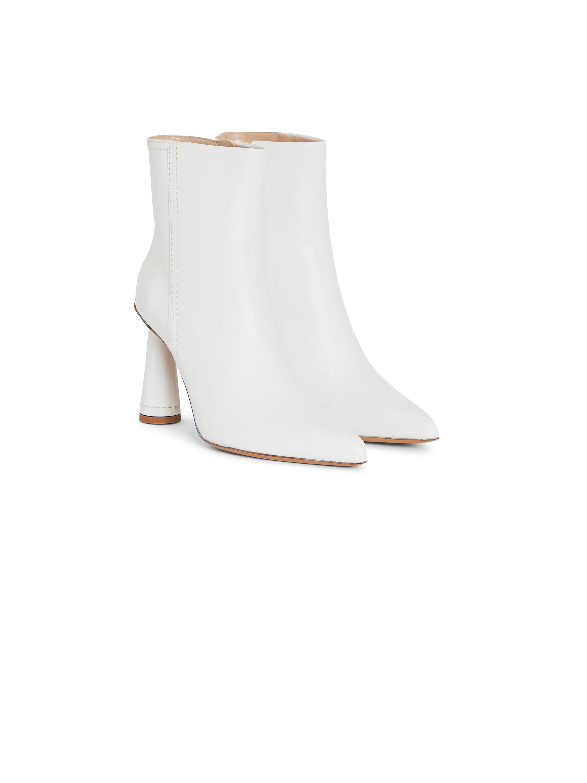 WHITE LES BOTTES TOULA