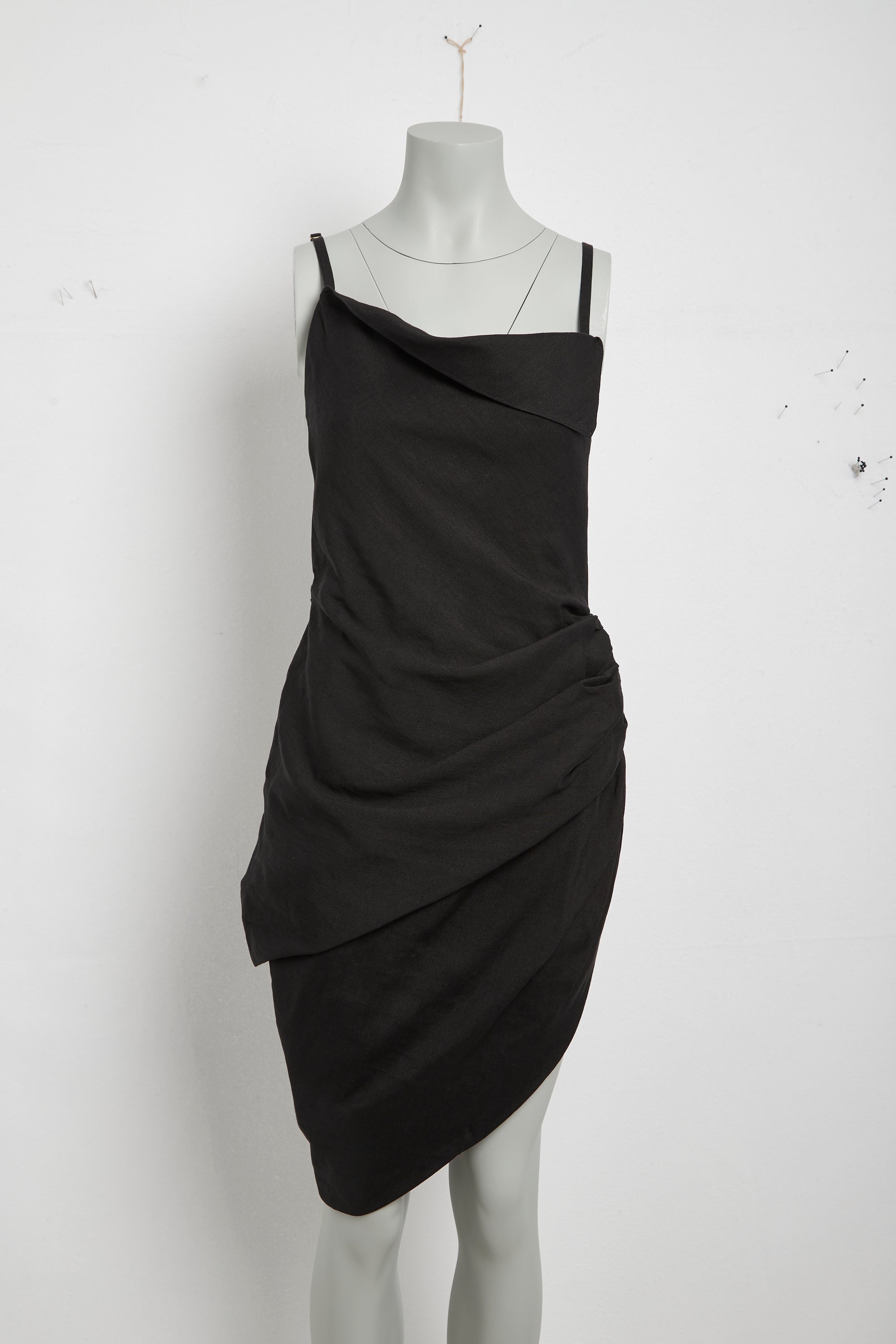 Robe courte Saudade à fente drapée - Black