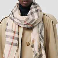 1 qty Foulard léger en laine et soie à motif check - Stone Check