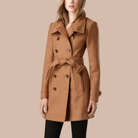 1 qty Trench-coat court en double sergé de laine - Camel