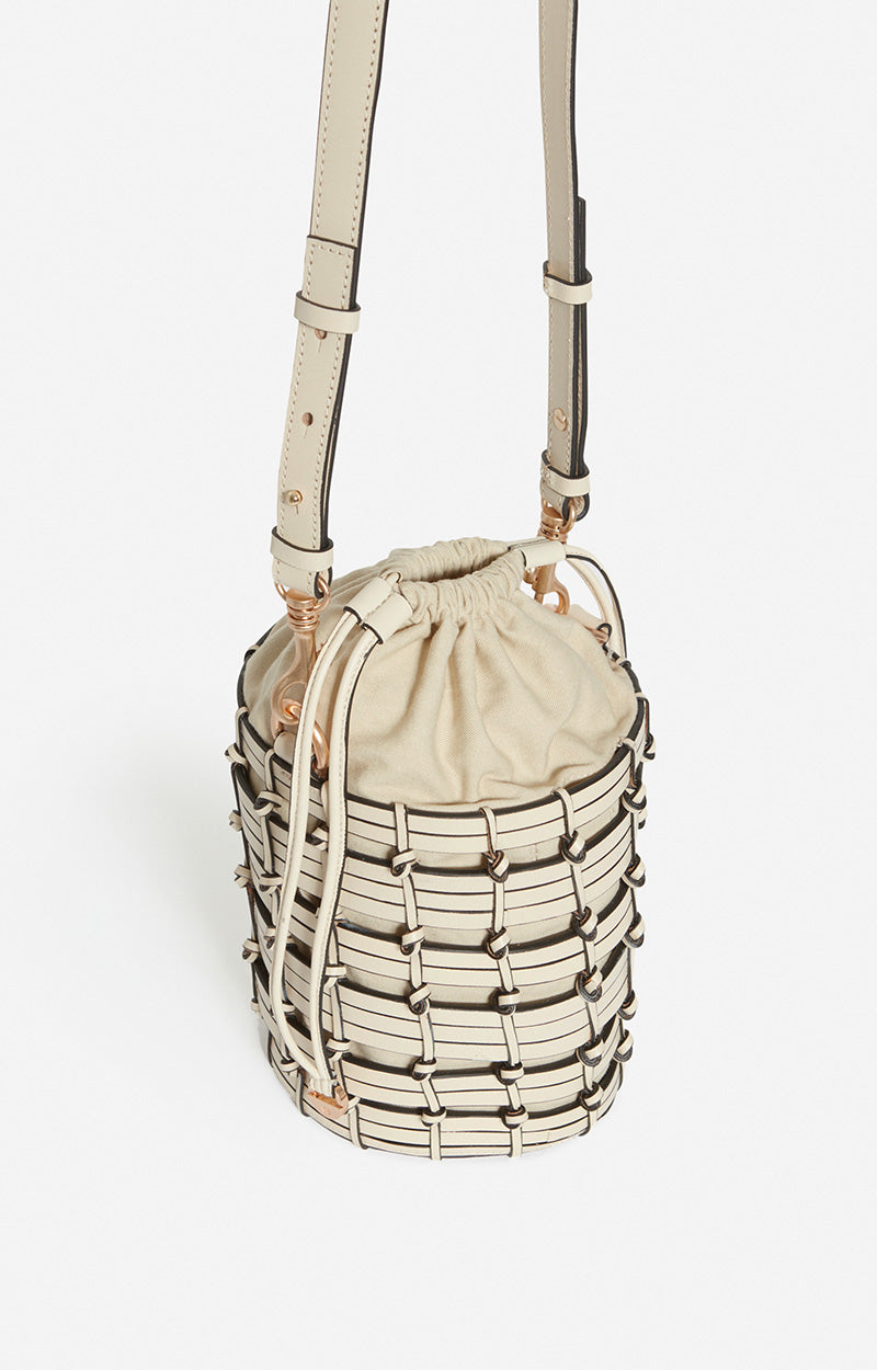 Petit sac seau en cuir tressé - Crème