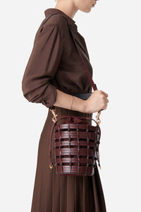 Small woven leather bucket bag - Brown