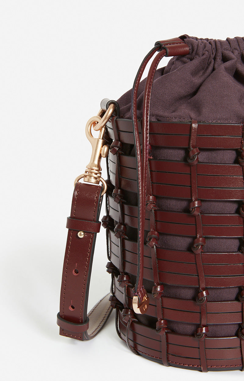 Petit sac seau en cuir tressé - Marron