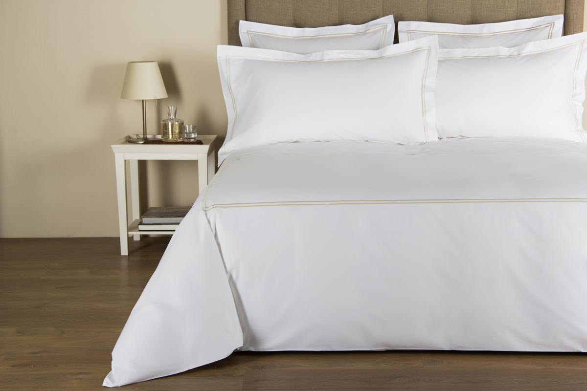 CLASSIC -DOUBLE KING PARURE HOUSSE DE COUETTE AVEC 2 TAIE D'OREILLER 51X71 ET UN DRAP PLAT