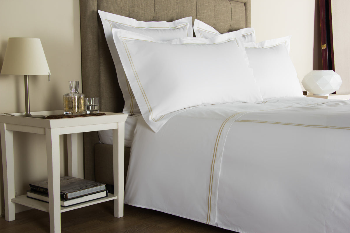 CLASSIC -DOUBLE KING PARURE HOUSSE DE COUETTE AVEC 2 TAIE D'OREILLER 51X71 ET UN DRAP PLAT