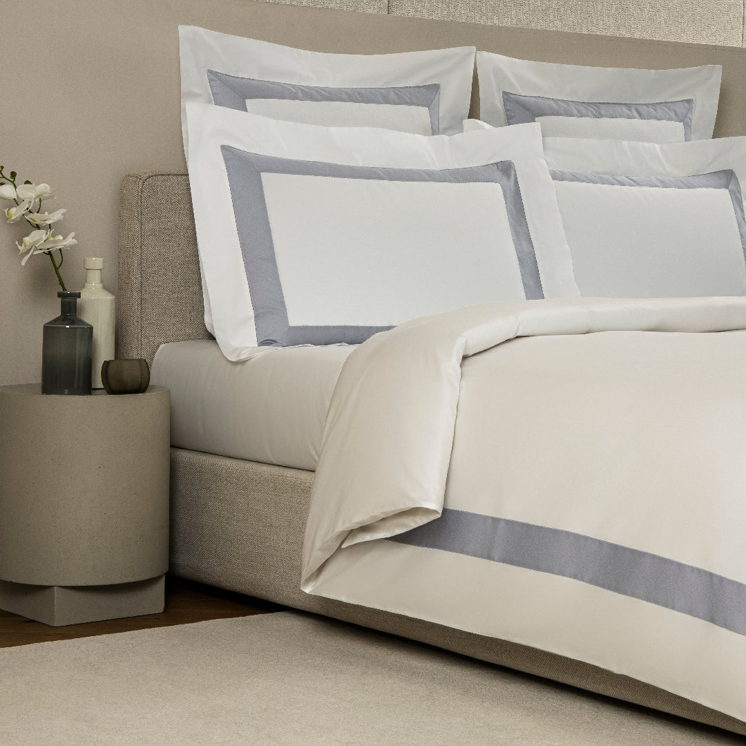 Parure housse de couette 4 pcs Bicolore en coton - White & Light Sky Blue