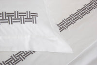 BASKET WEAVE EMBROIDERY / TAIE D'OREILLER