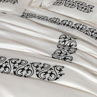 Ornate Medallion 4-piece cotton bed set - Milk & Black