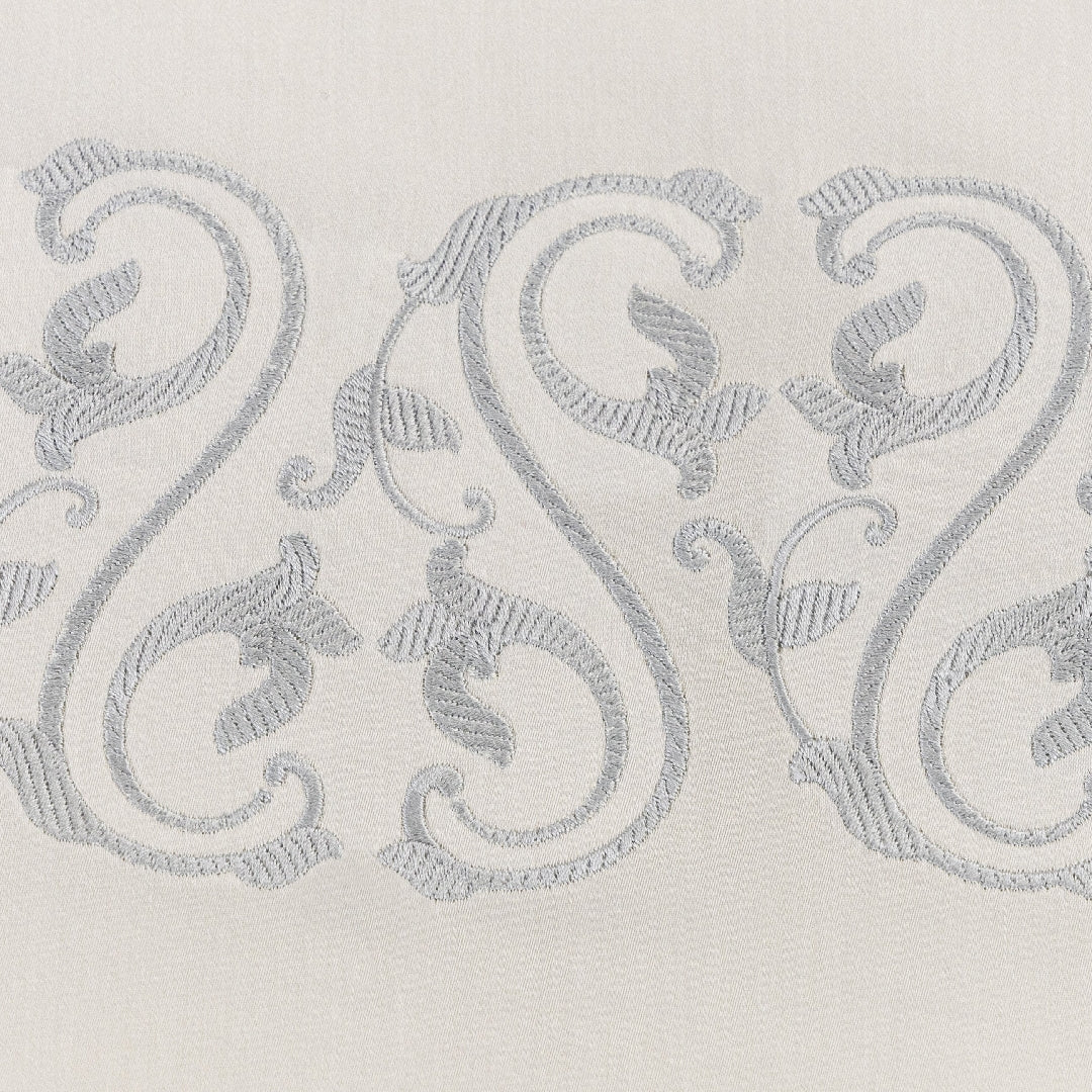 Parure housse de couette 4 pcs Ornate Medallion en coton - Milk & Light Sky Blue
