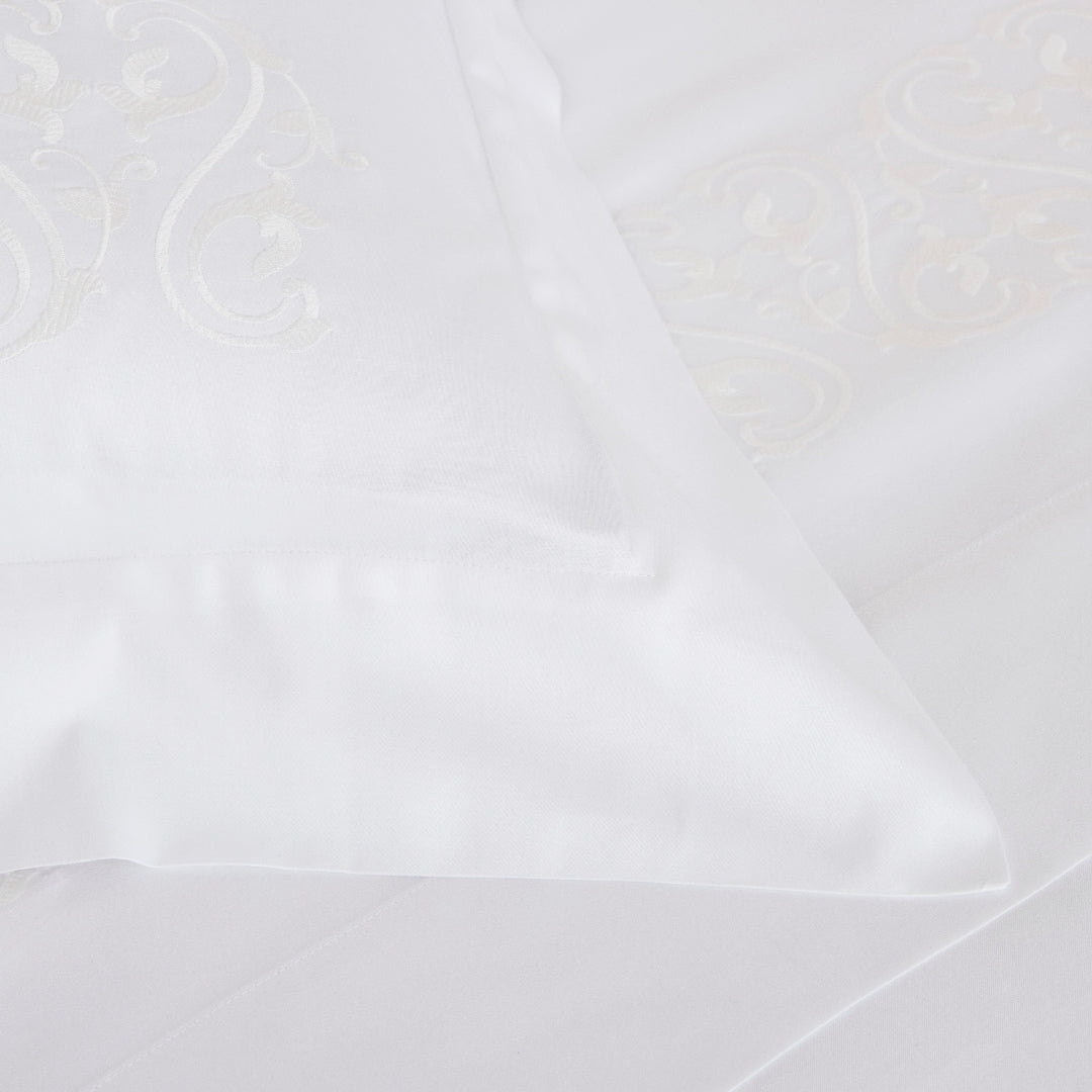 Parure housse de couette 4 pcs Ornate Medallion en coton - White & Milk