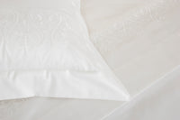 ORNATE MEDALLION EMBROIDERY -DOUBLE KING PARURE HOUSSE DE COUETTE AVEC 2 TAIE D'OREILLER 51X71 ET UN DRAP PLAT