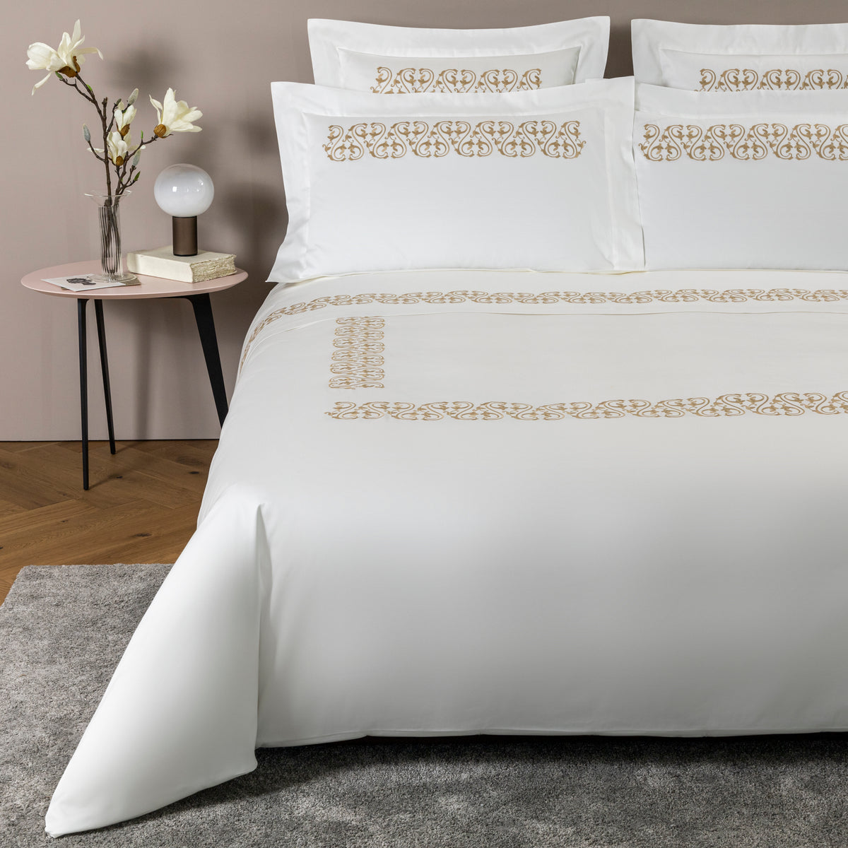 ORNATE MEDALLION EMBROIDERY / STANDARD PARURE HOUSSE DE COUETTE AVEC 2 TAIE D'OREILLER 51X71 ET UN DRAP PLAT